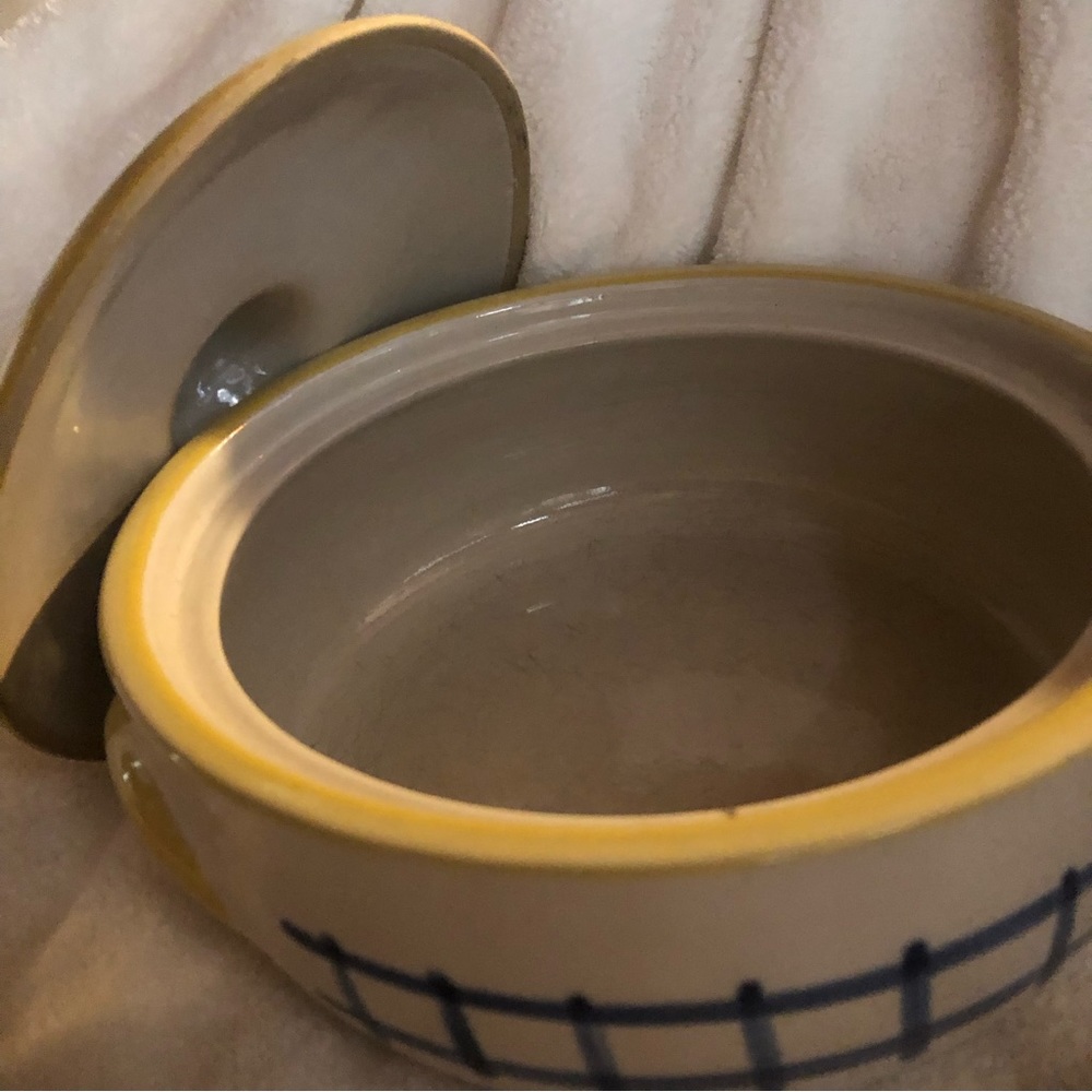 Louisville Stoneware covered crock dish 2004 great condition
